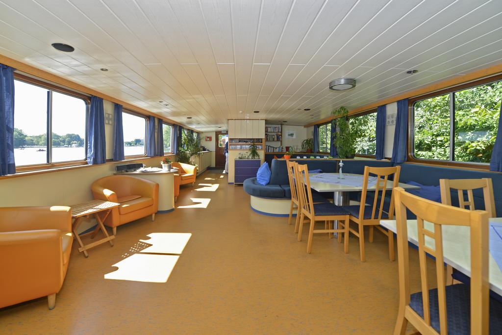Ms Mecklenburg Hotelschiff Berlim Exterior foto